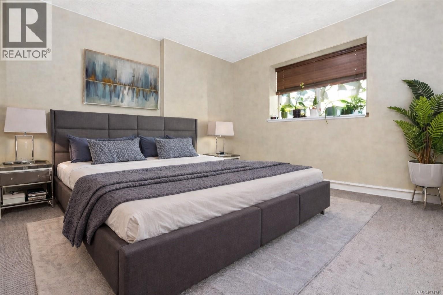  1153 DEERVIEW Place, Langford