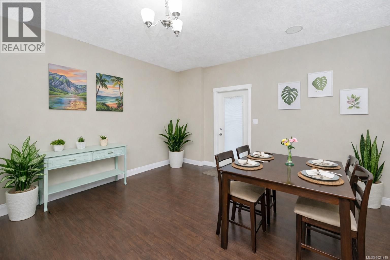  1153 DEERVIEW Place, Langford