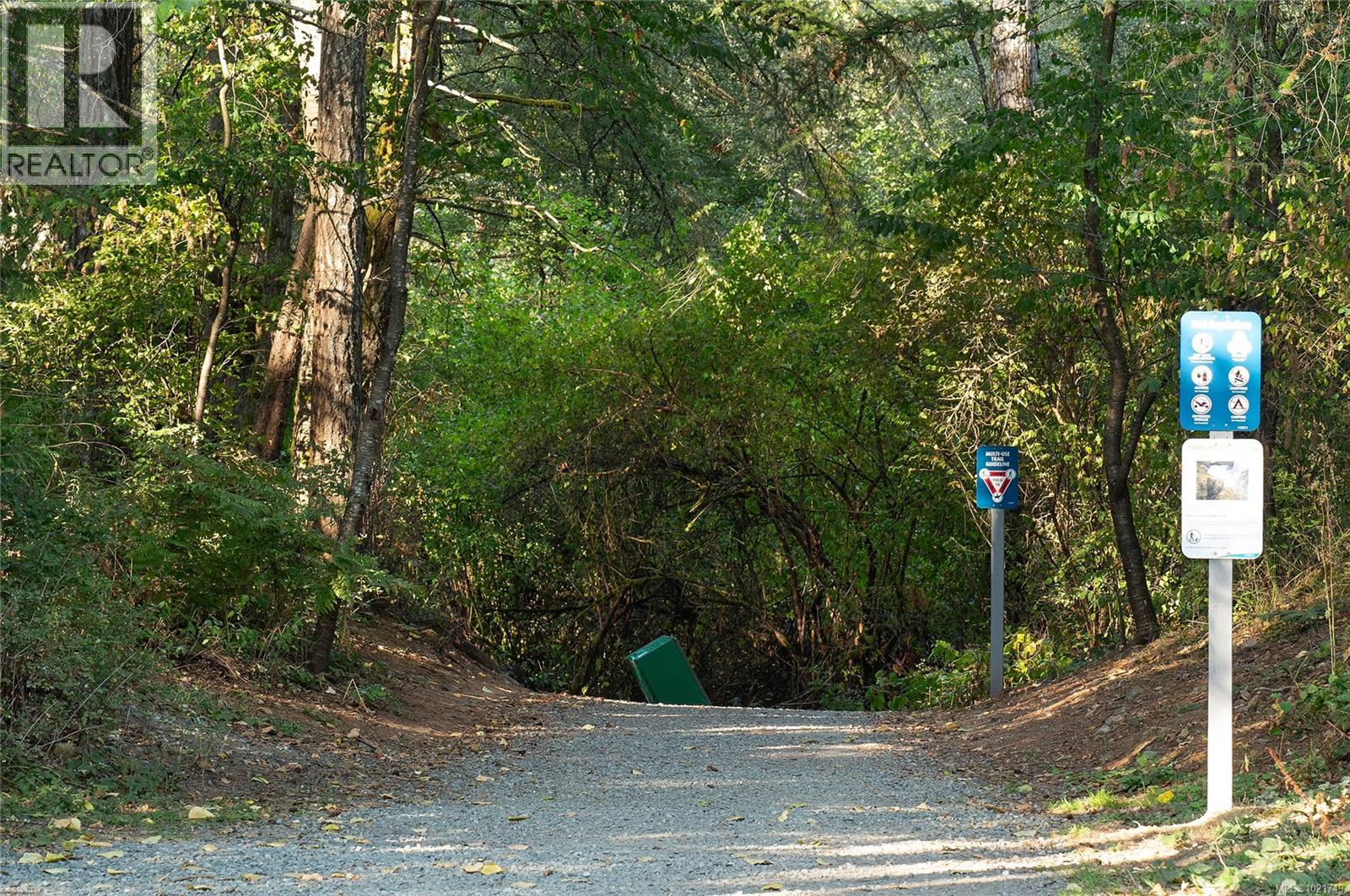  1153 DEERVIEW Place, Langford