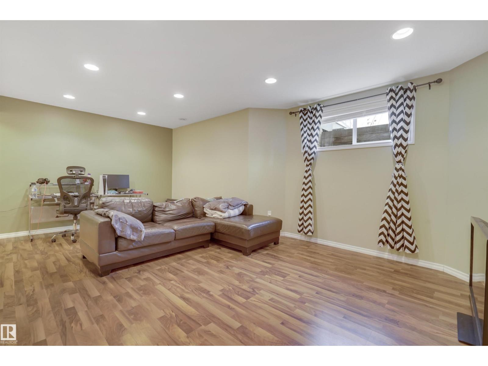 #13 9420 172 ST NW, Edmonton