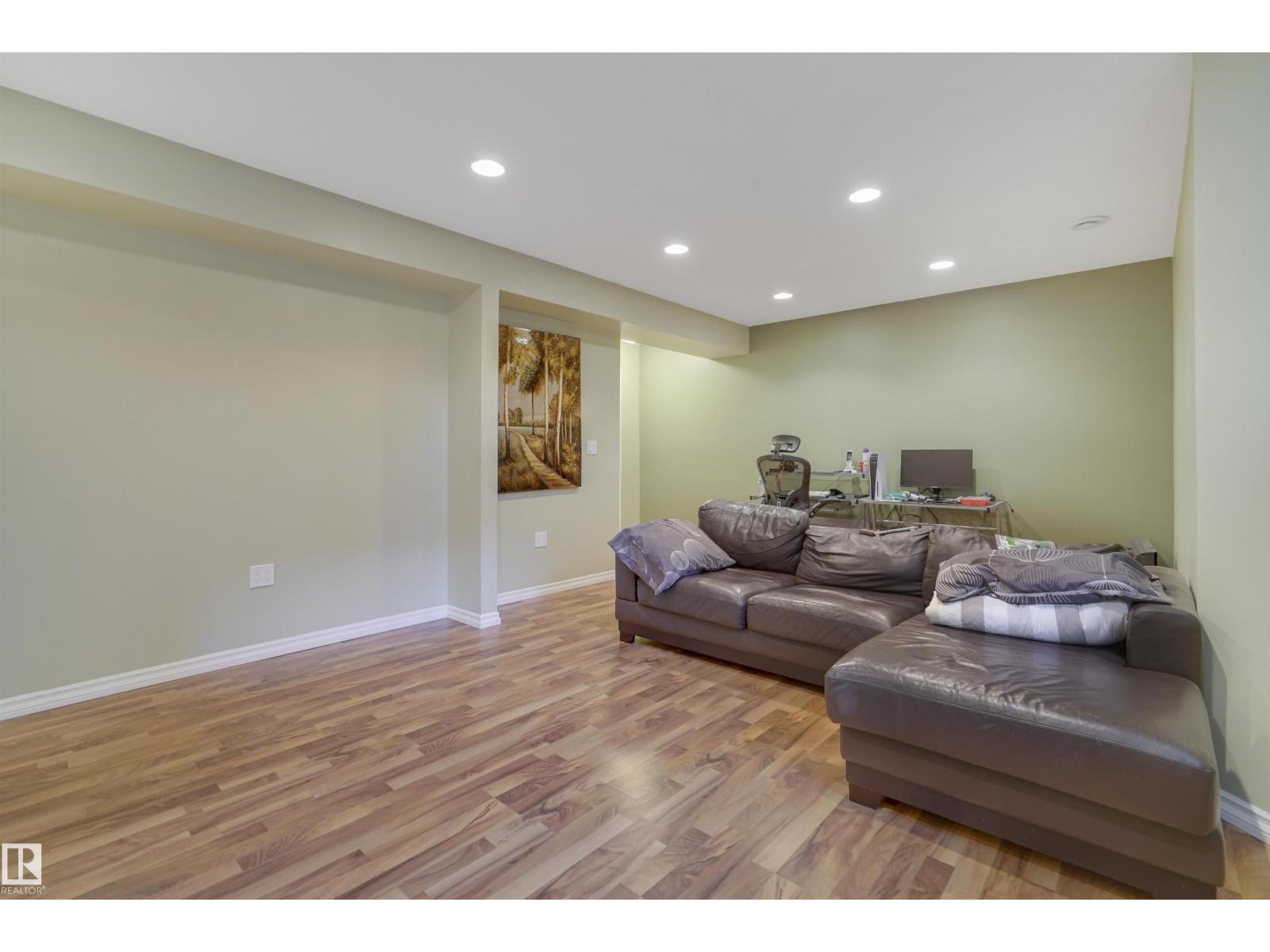 #13 9420 172 ST NW, Edmonton