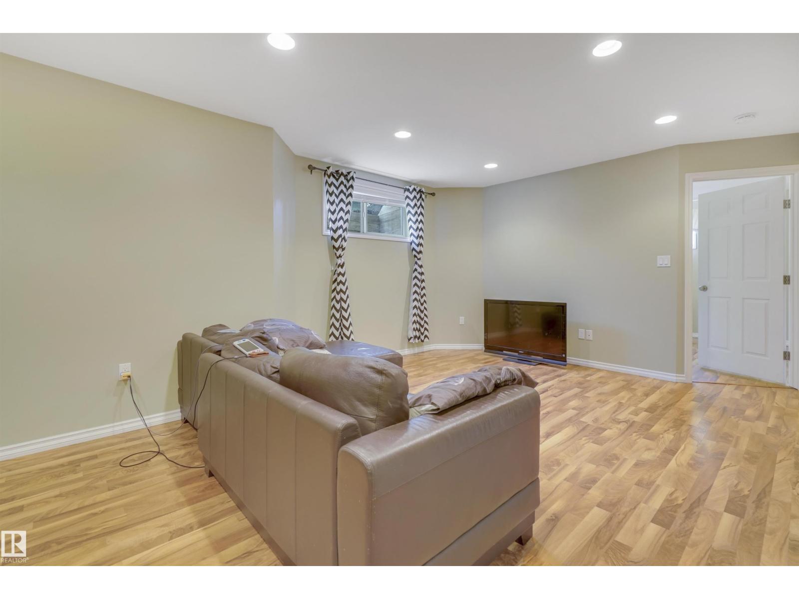 #13 9420 172 ST NW, Edmonton