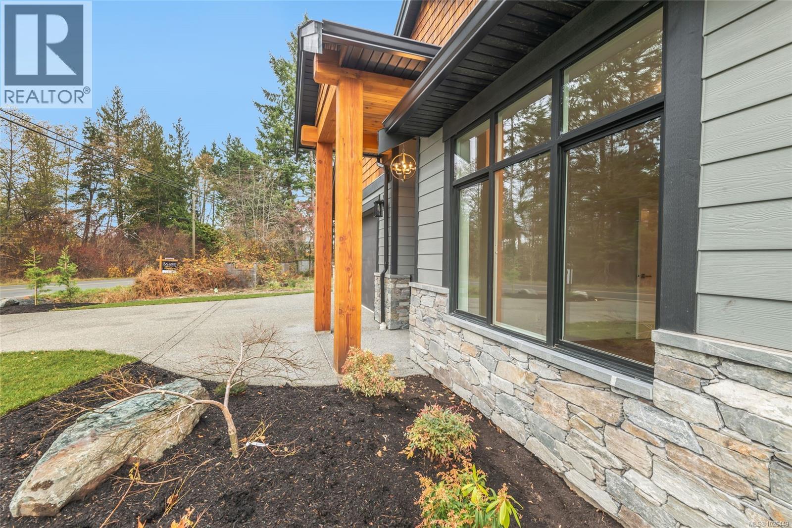 858 Wembley Rd - 10