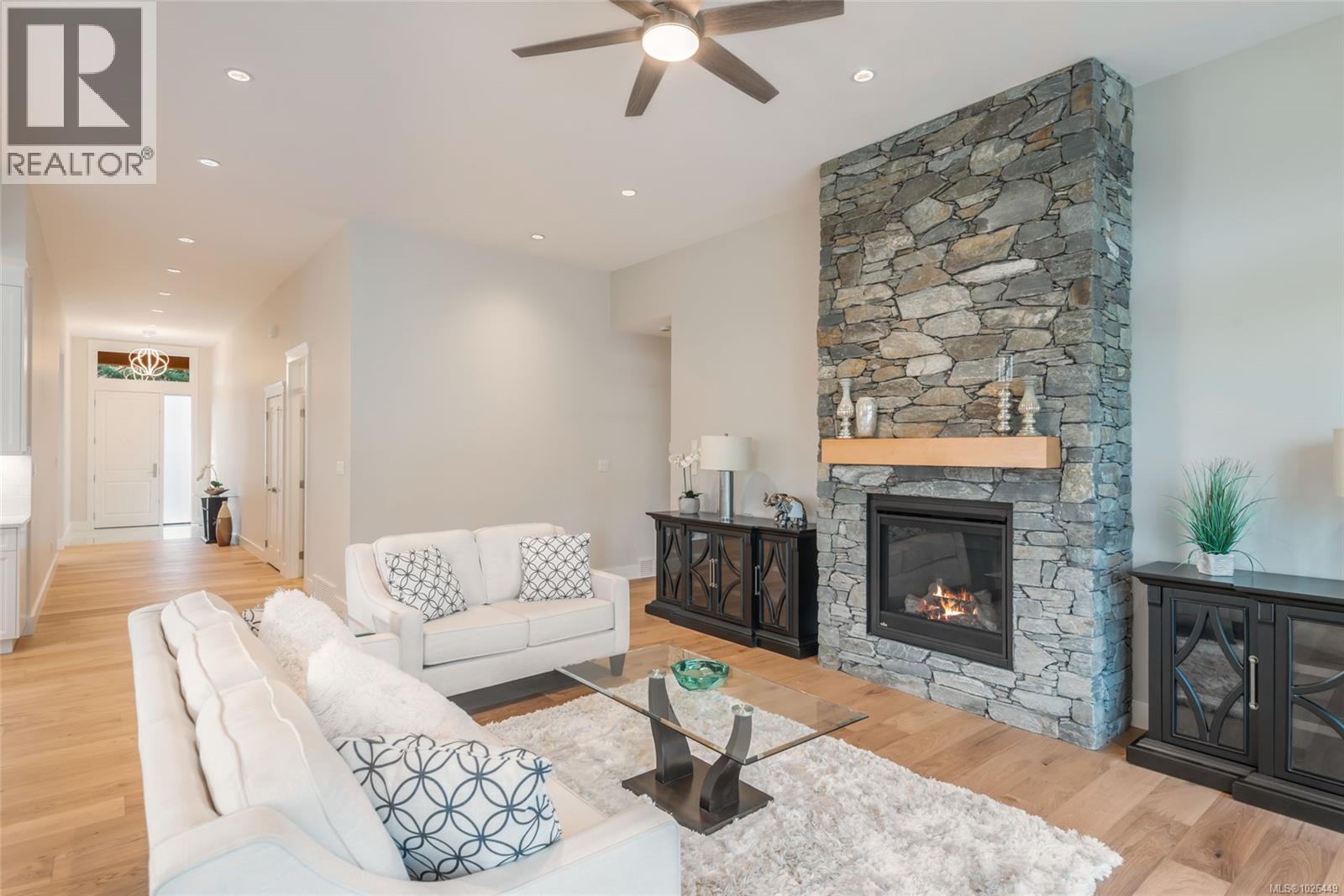 858 Wembley Rd - 29