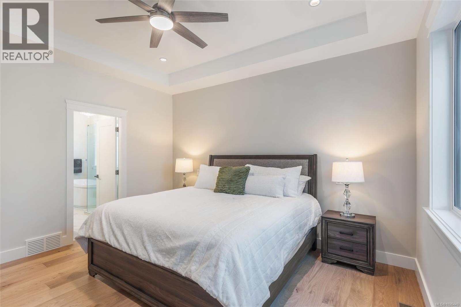 858 Wembley Rd - 33