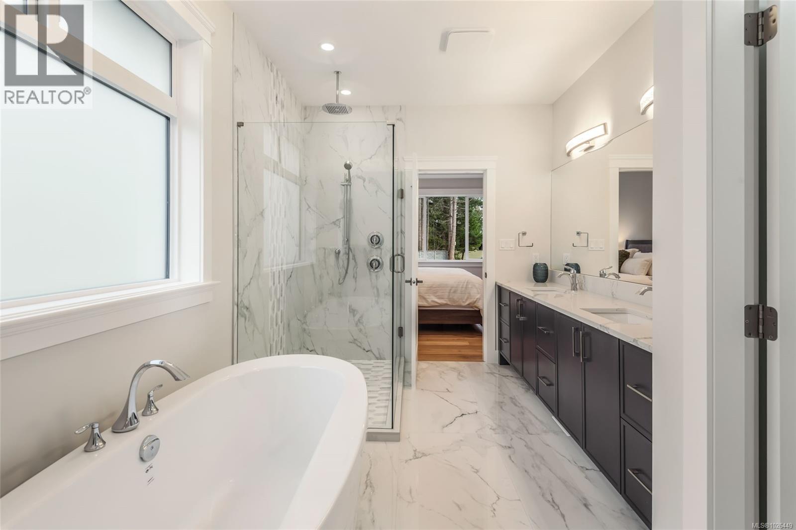 858 Wembley Rd - 37