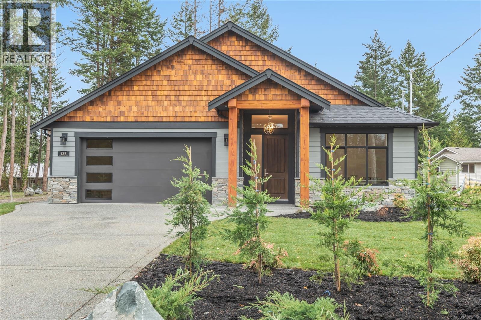 858 Wembley Rd - 5