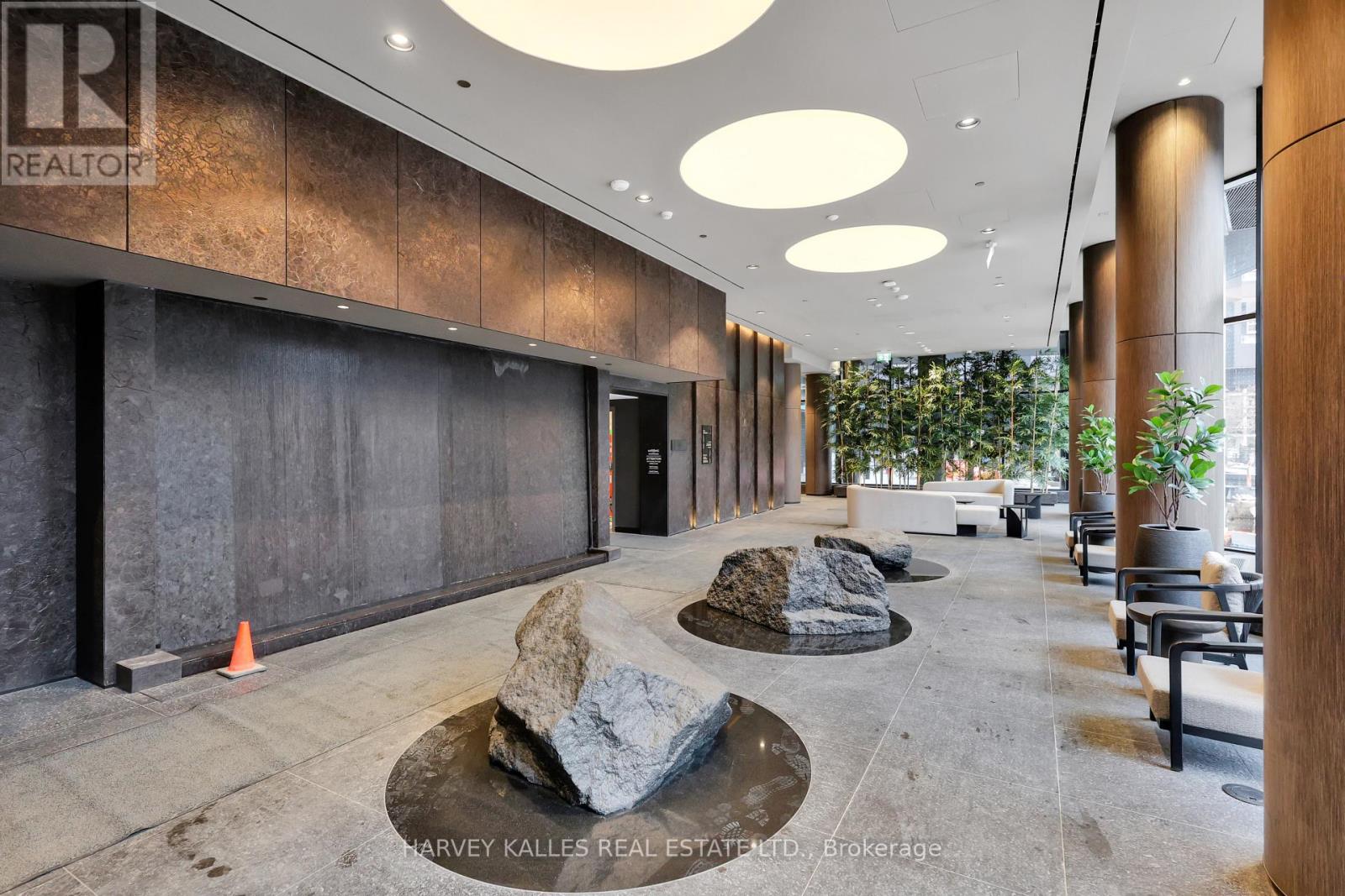 2602S - 110 BROADWAY AVENUE - Photo 3 of 45, Toronto (Mount Pleasant West), Ontario