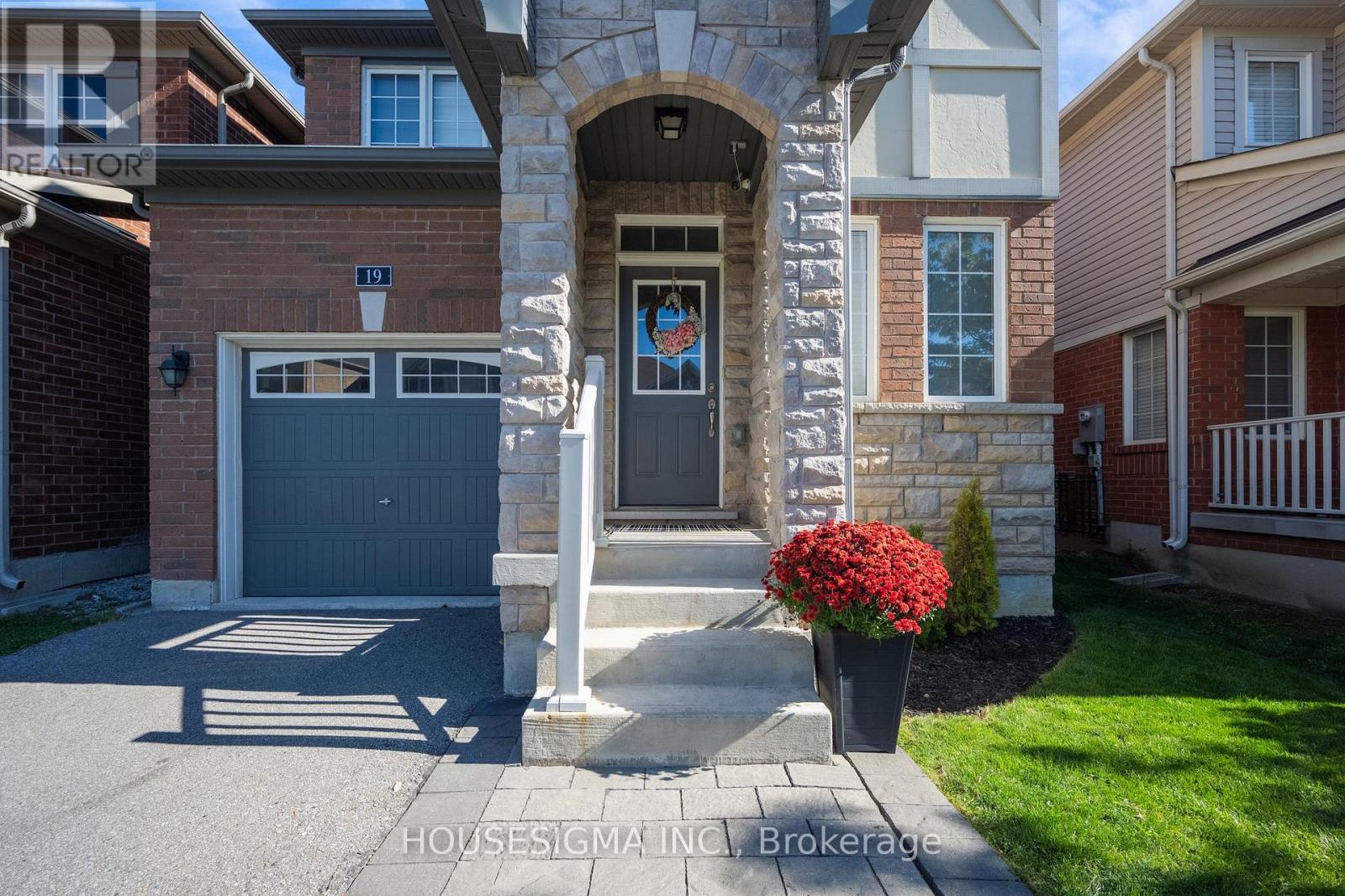 19 SEAFAIR CRESCENT - Photo 2 of 50, Brampton (Fletcher's West), Ontario