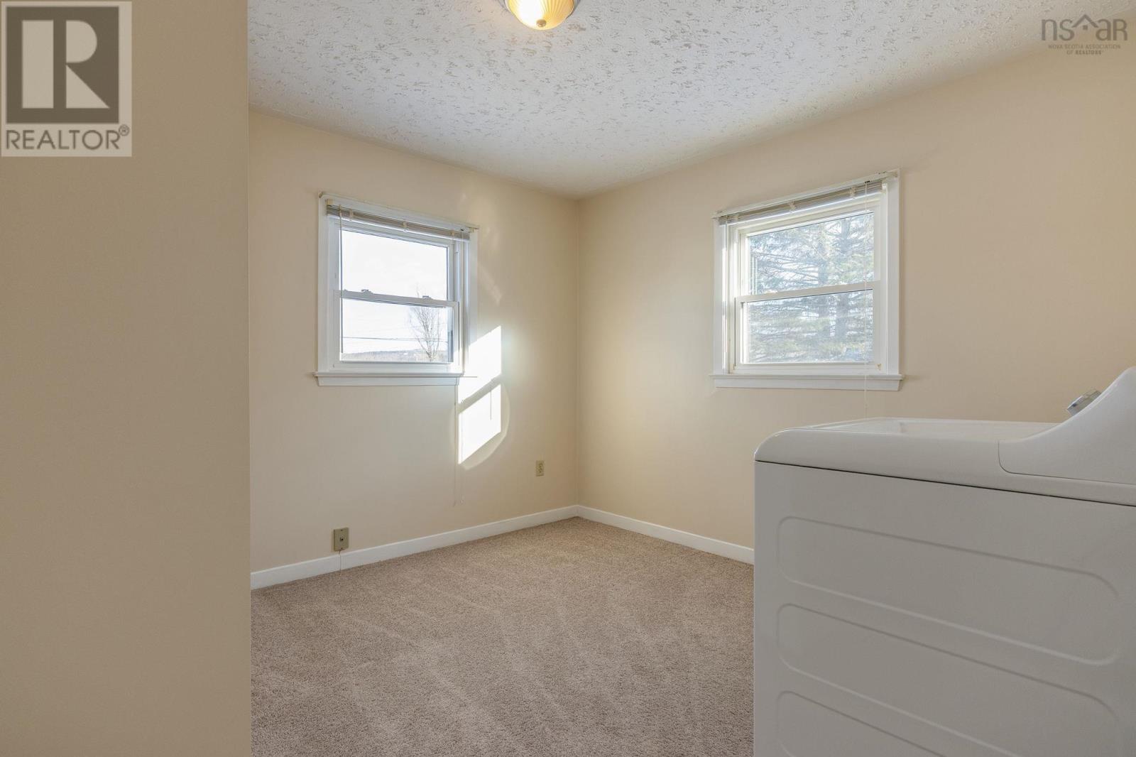 Property 22 of 35 of 9584 Commercial Street