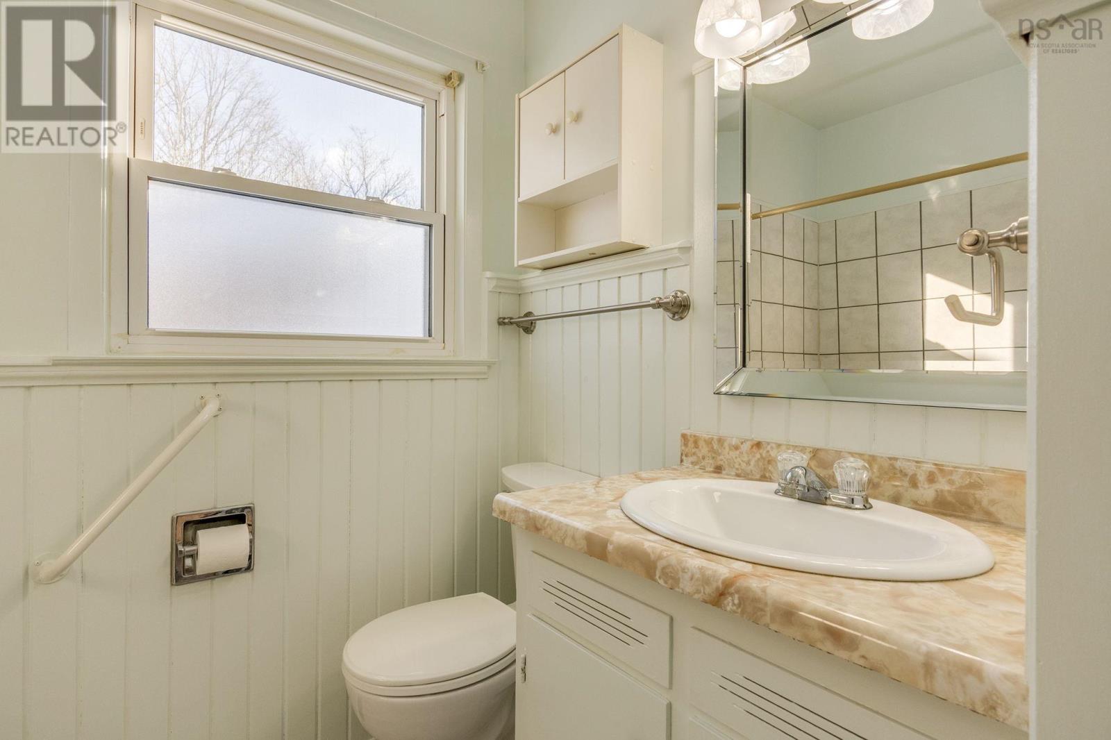 Property 25 of 35 of 9584 Commercial Street