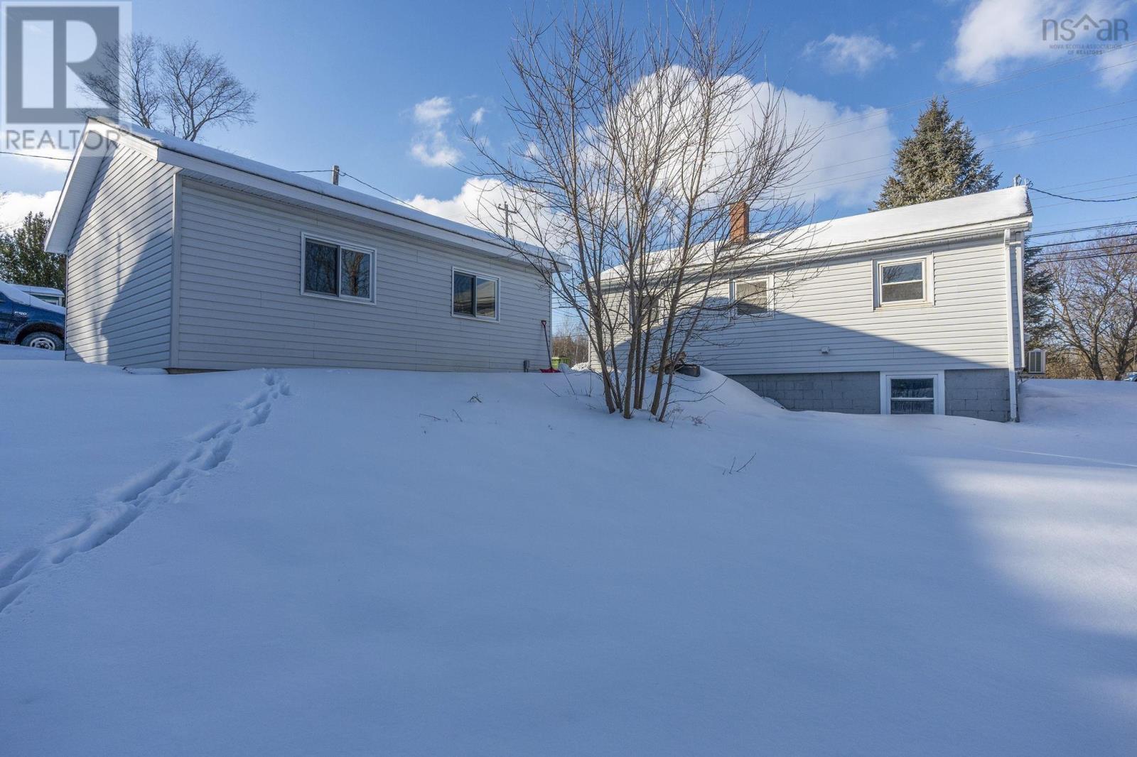 Property 34 of 35 of 9584 Commercial Street