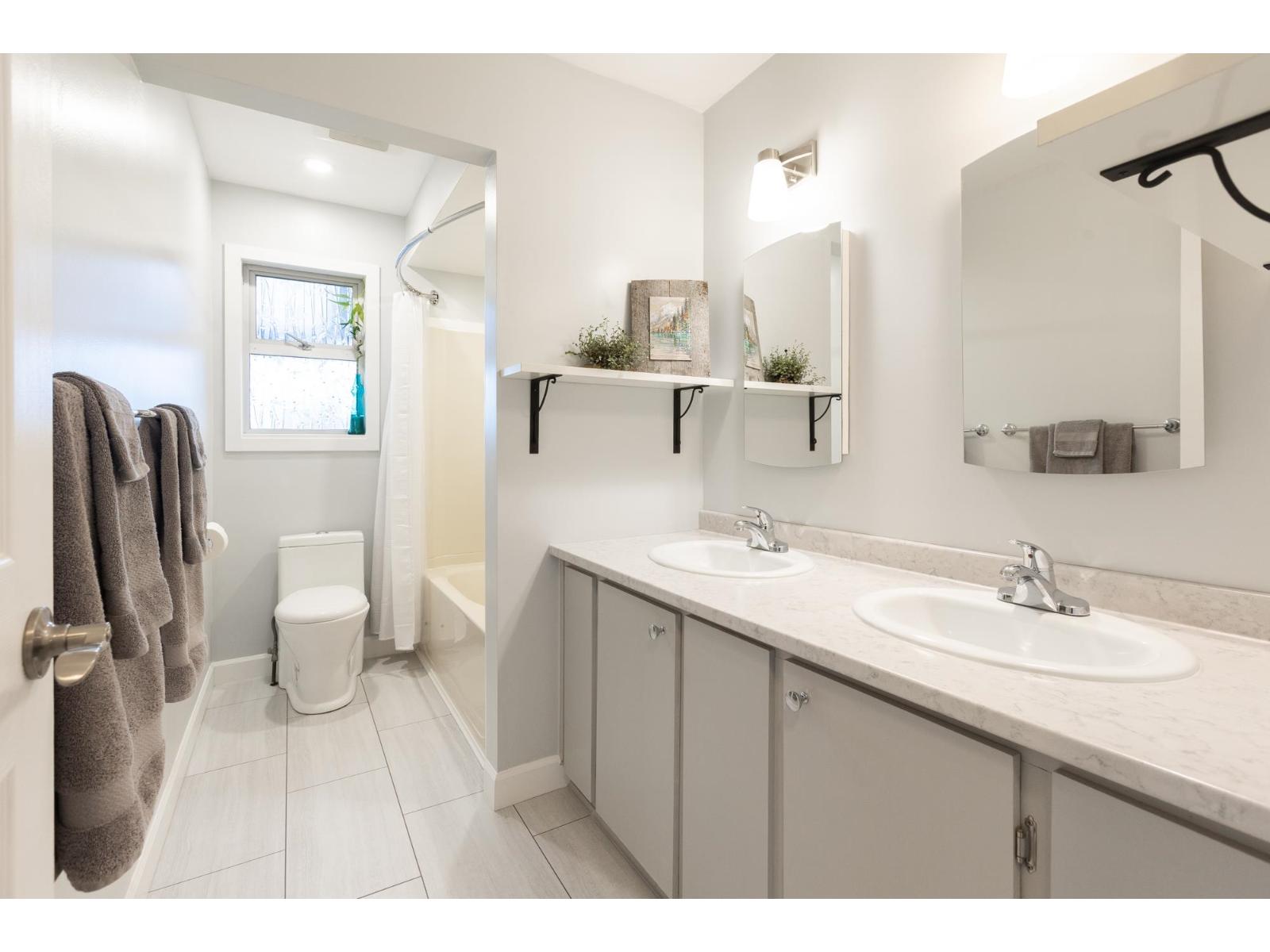 2373 WAKEFIELD COURT, Langley