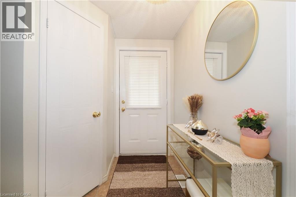 429 EXMOOR Street - Photo 5 of 35, Waterloo, Ontario