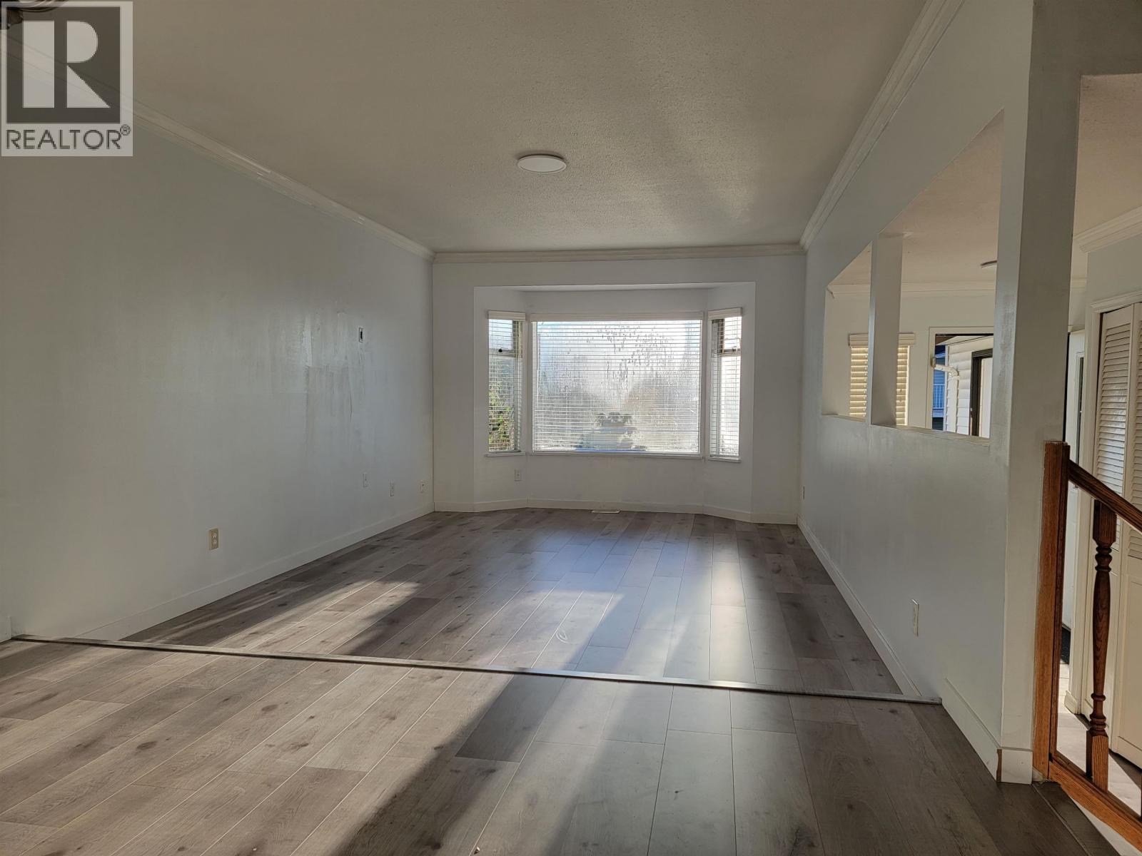 23023 OLUND Crescent - photo 2