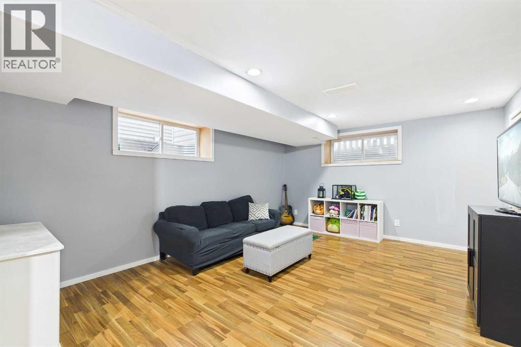 121 River Heights Crescent, Cochrane