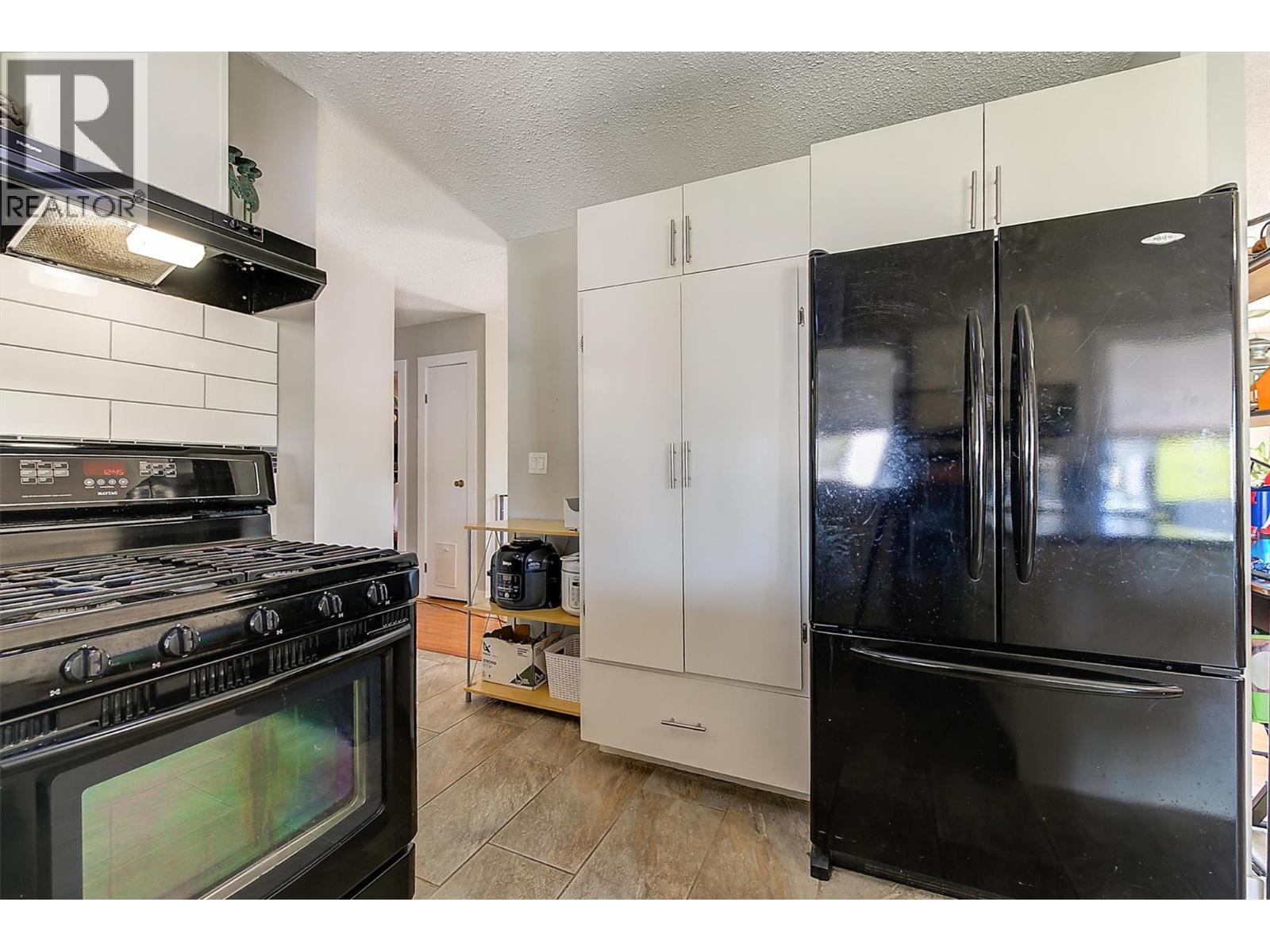  280 HOLBROOK Road West, Kelowna