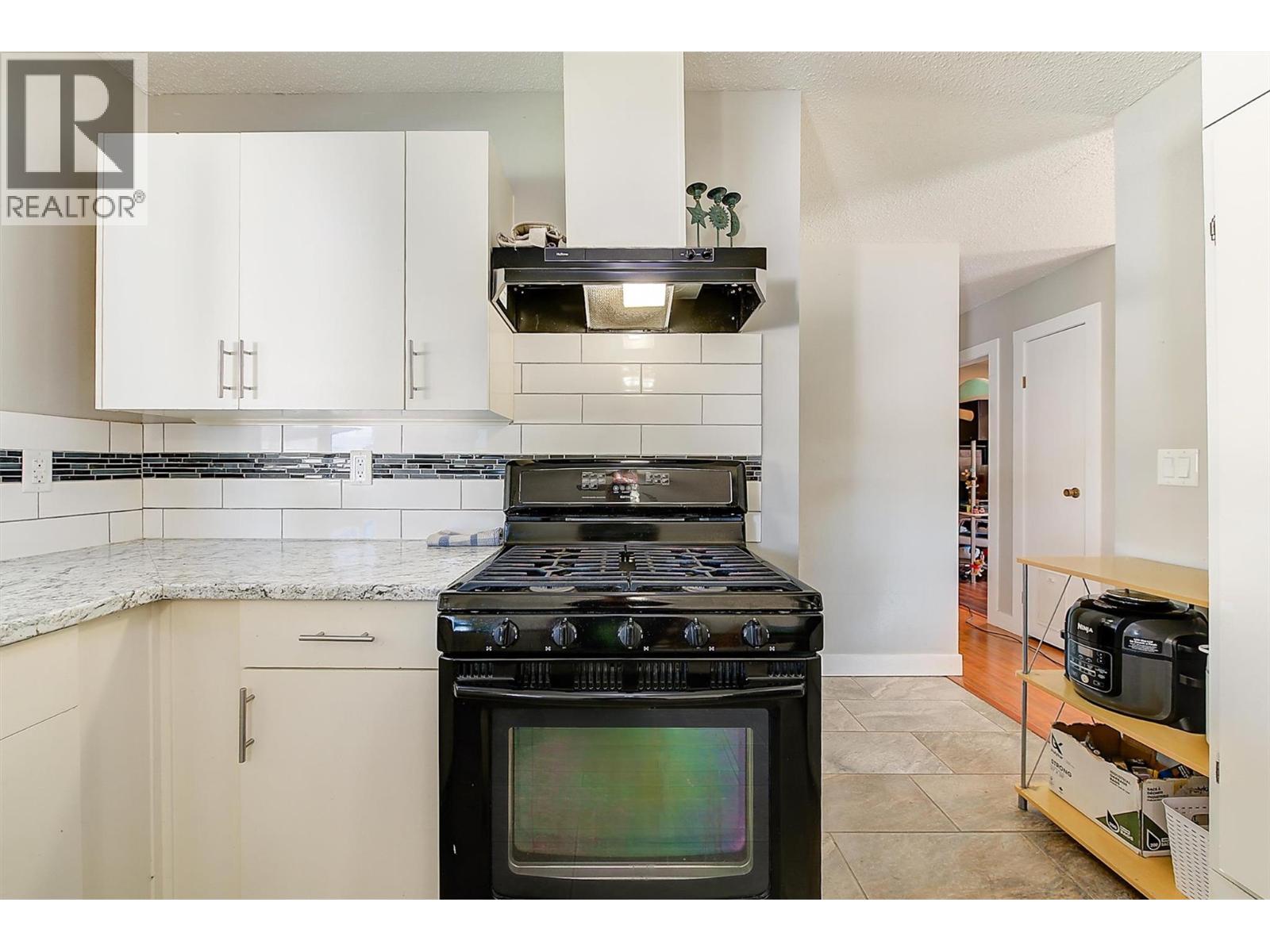  280 HOLBROOK Road West, Kelowna