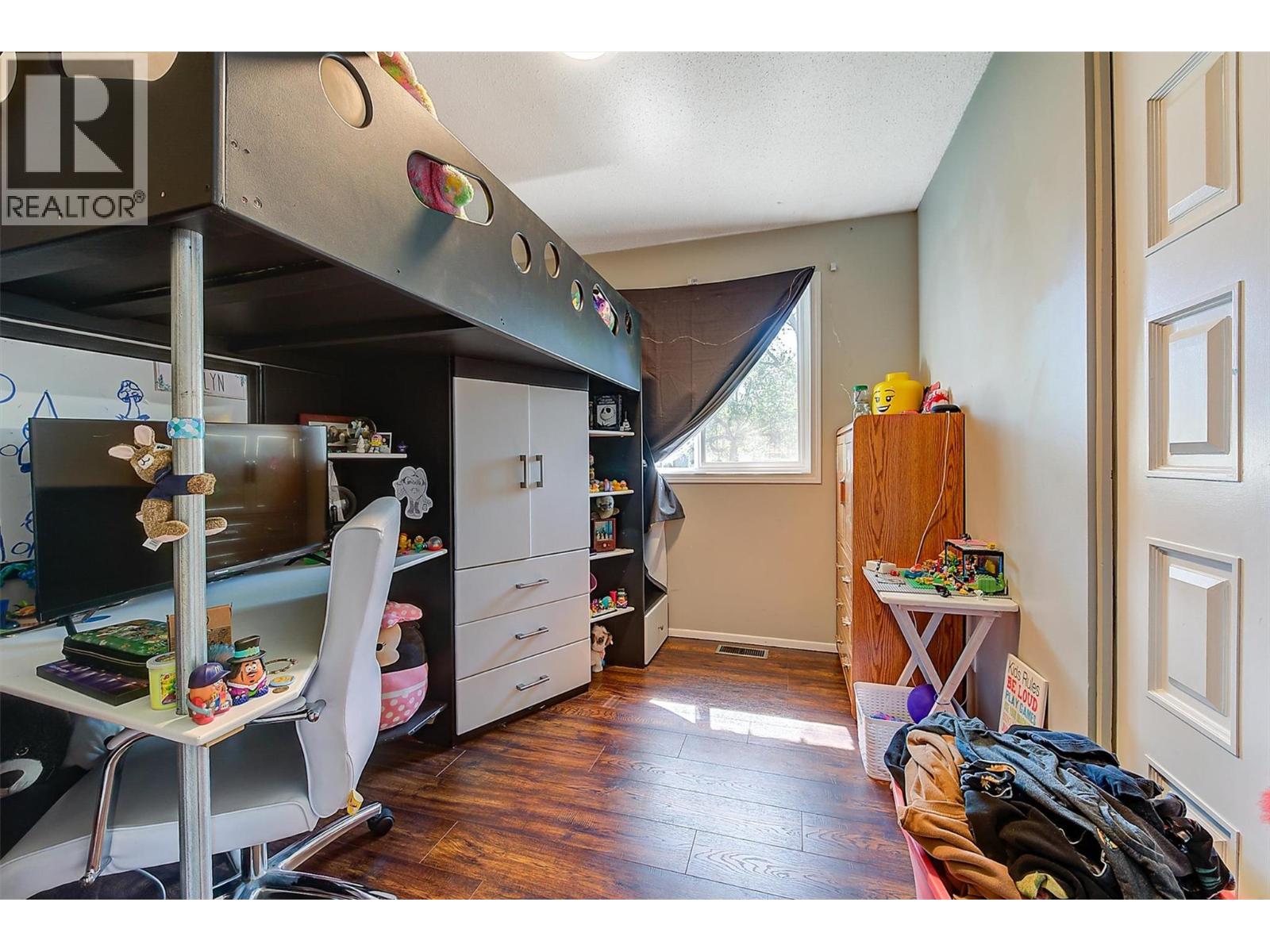  280 HOLBROOK Road West, Kelowna