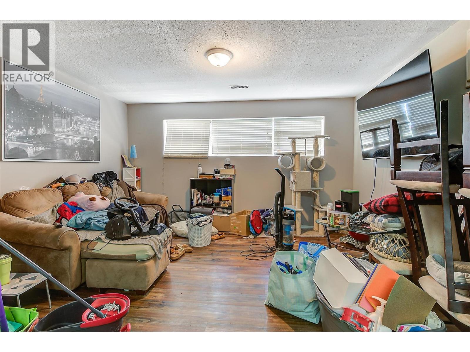 280 HOLBROOK Road W - 32