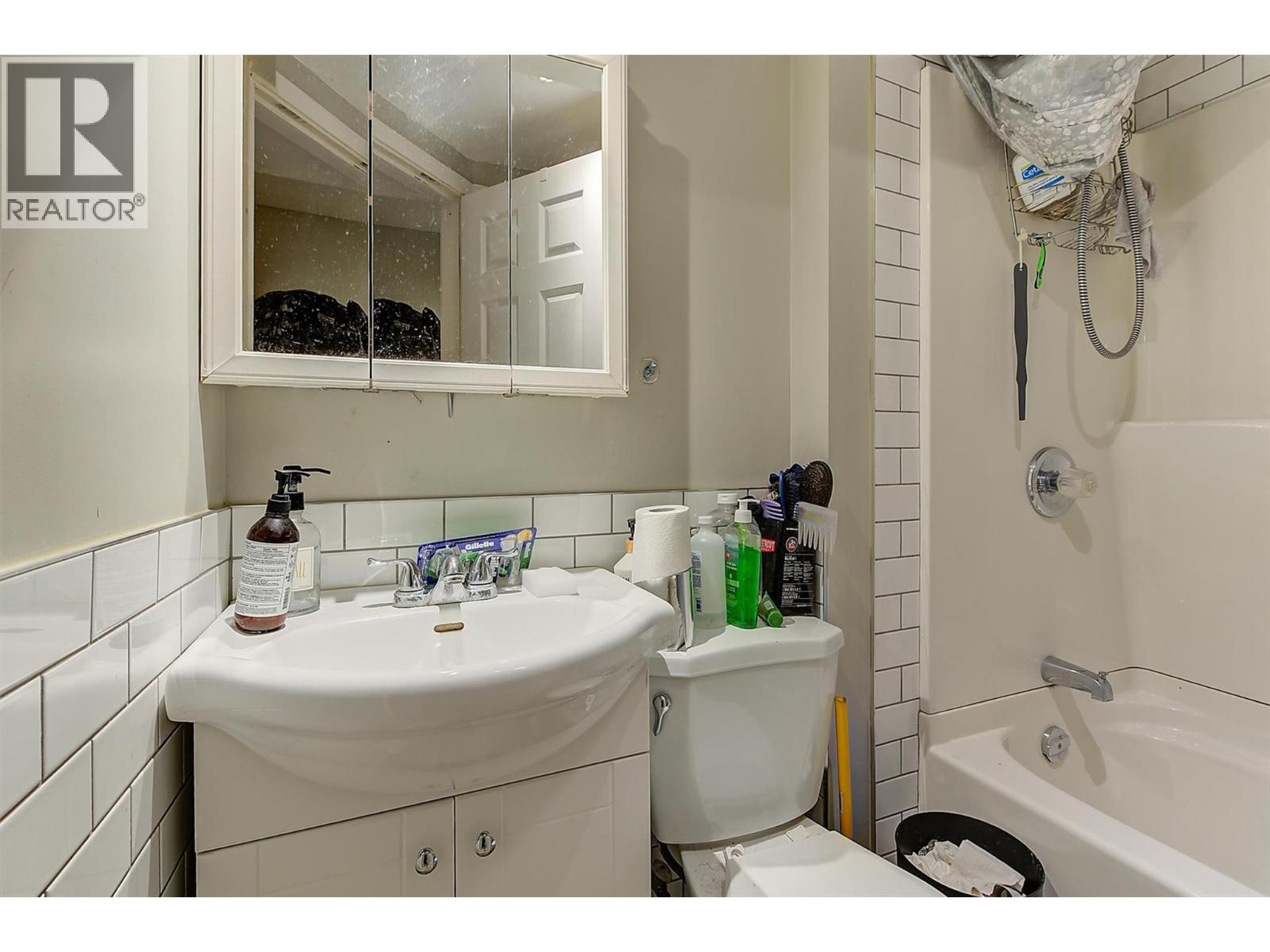  280 HOLBROOK Road West, Kelowna