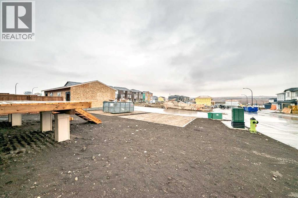 Single Family House for Sale in  Marmot Green NW Glacier Ridge Calgary 