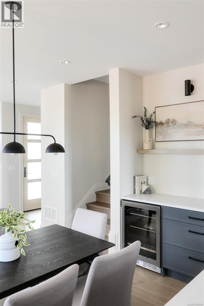 4 5032 Wesley Rd, Saanich