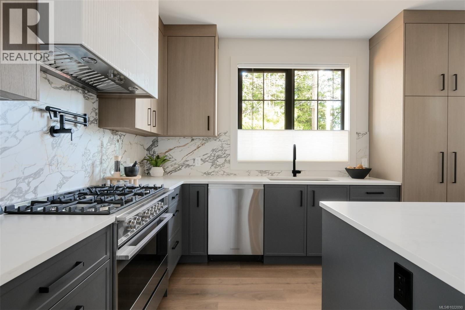 4 5032 Wesley Rd, Saanich