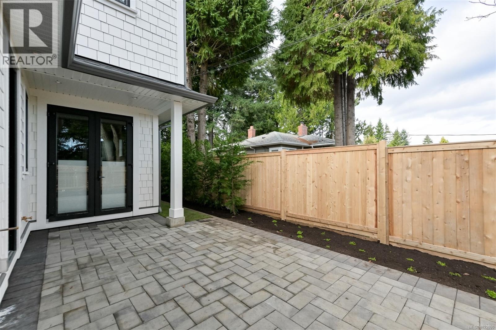 4 5032 Wesley Rd, Saanich