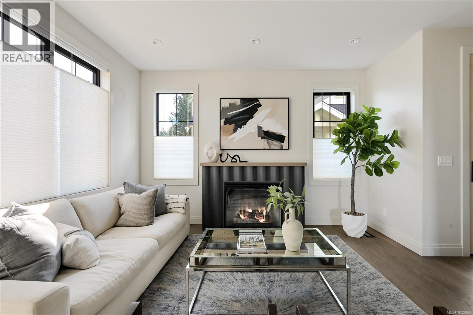 4 5032 Wesley Rd, Saanich