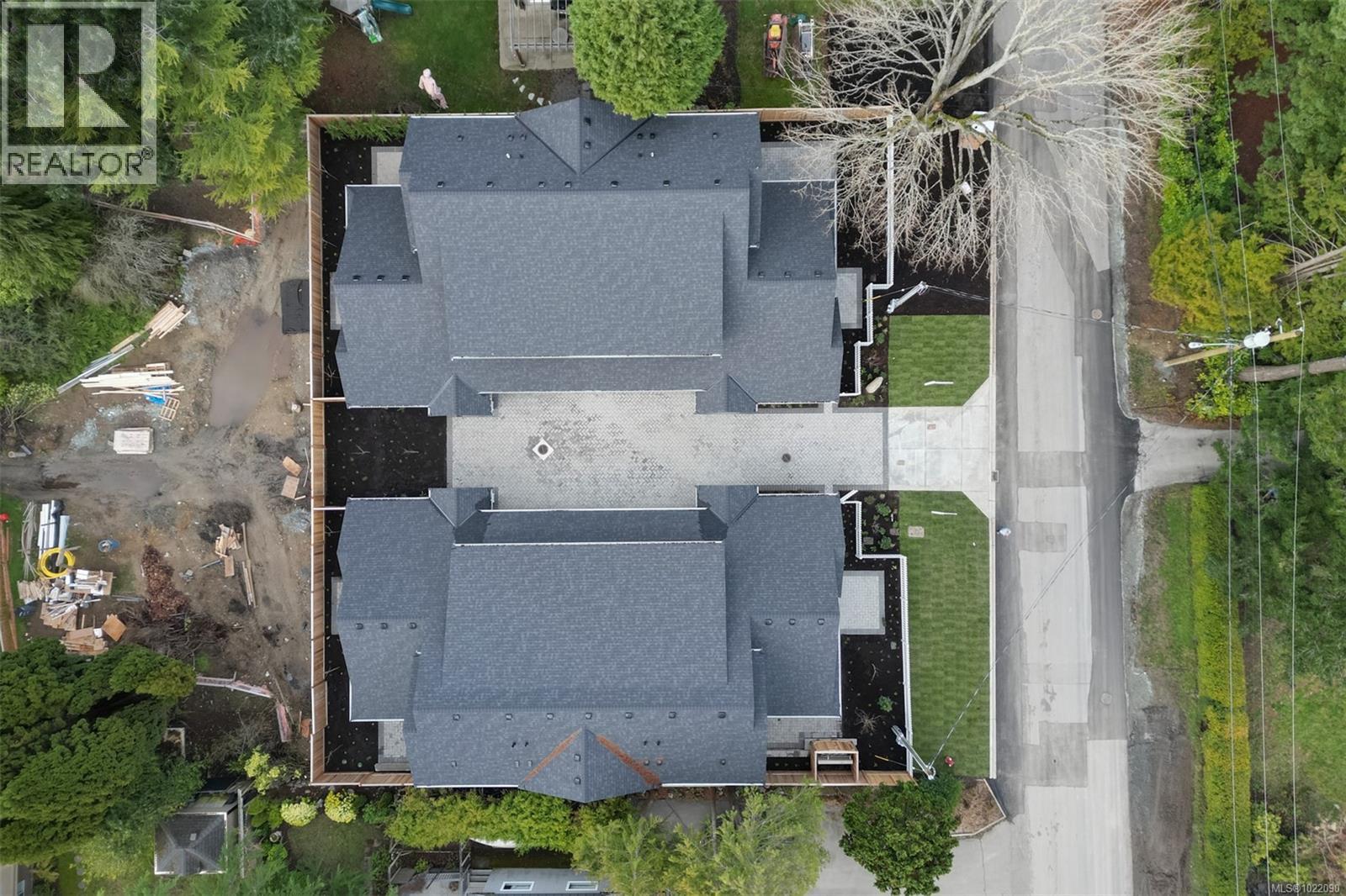 4 5032 Wesley Rd, Saanich