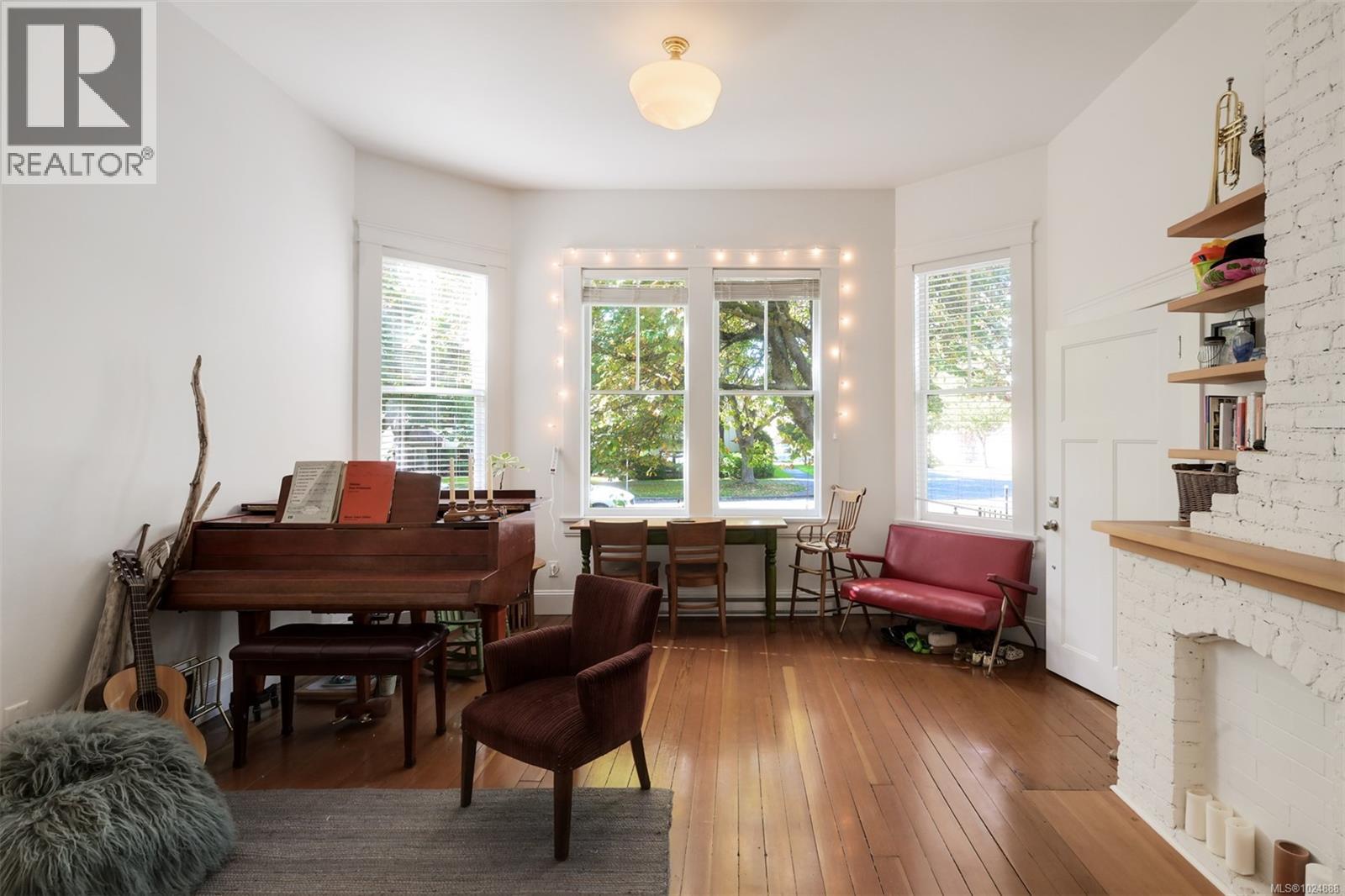 737 Vancouver St, Victoria