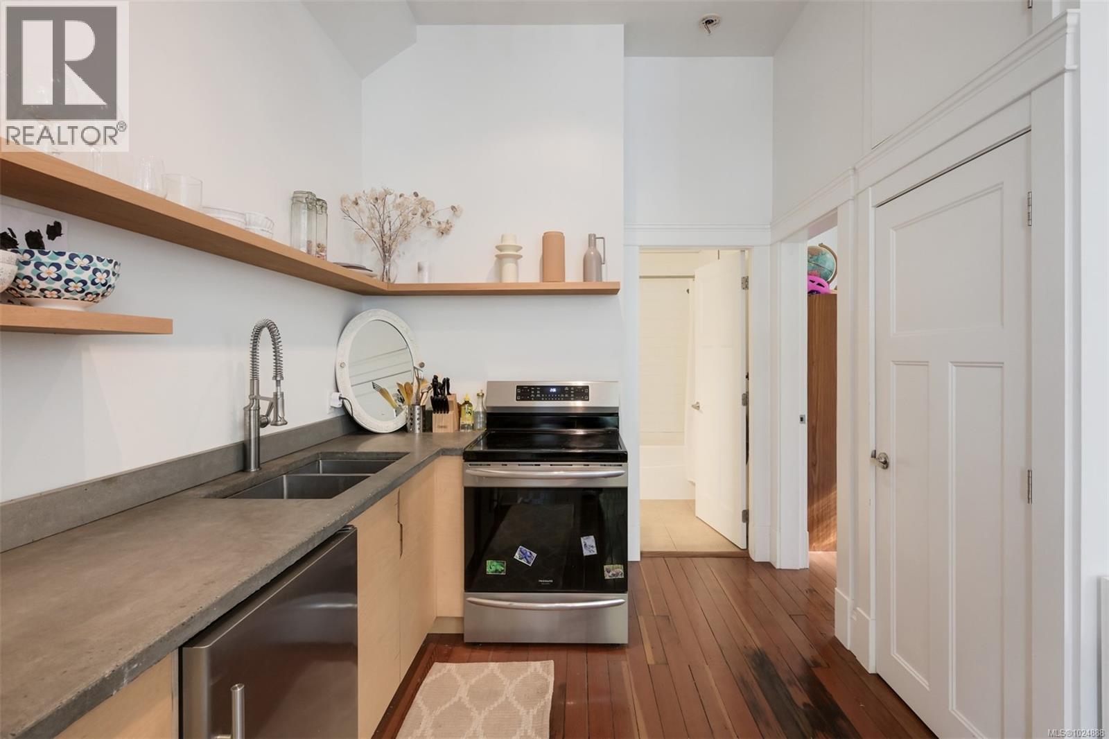 737 Vancouver St, Victoria