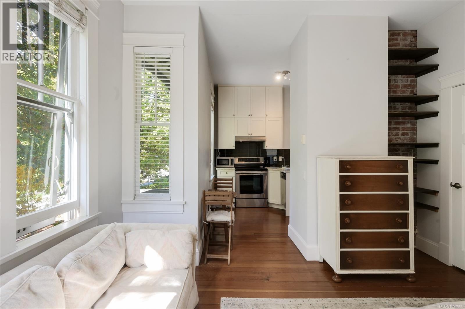 737 Vancouver St, Victoria