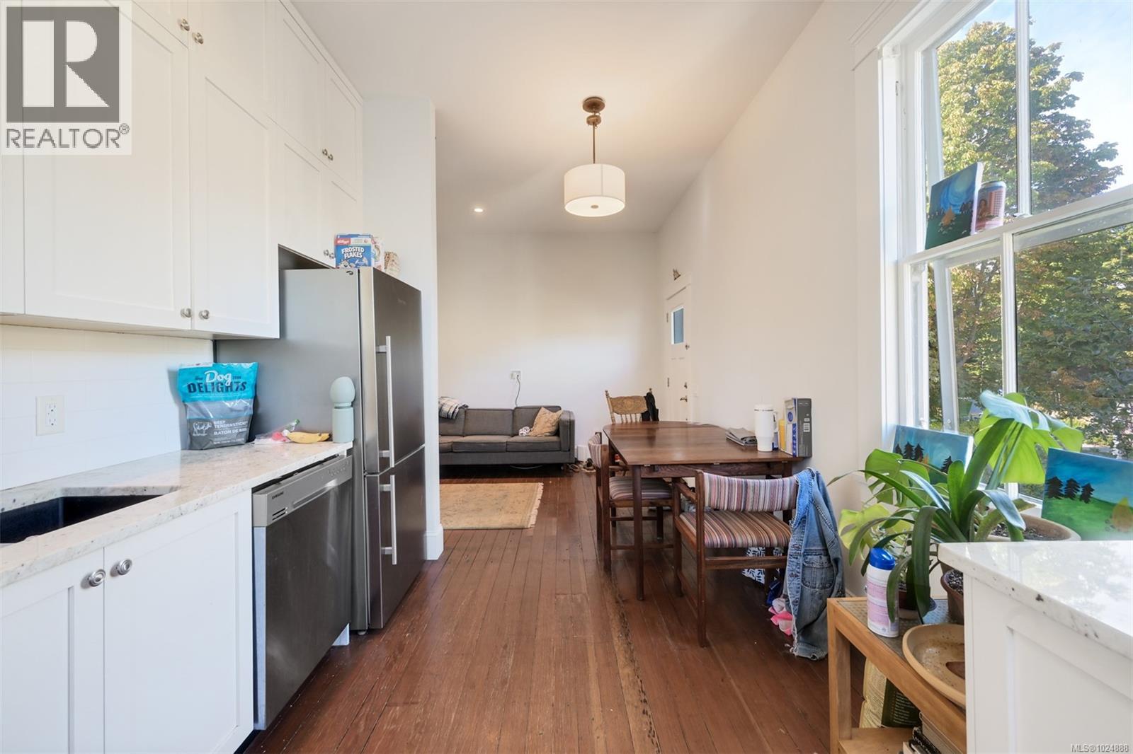 737 Vancouver St, Victoria