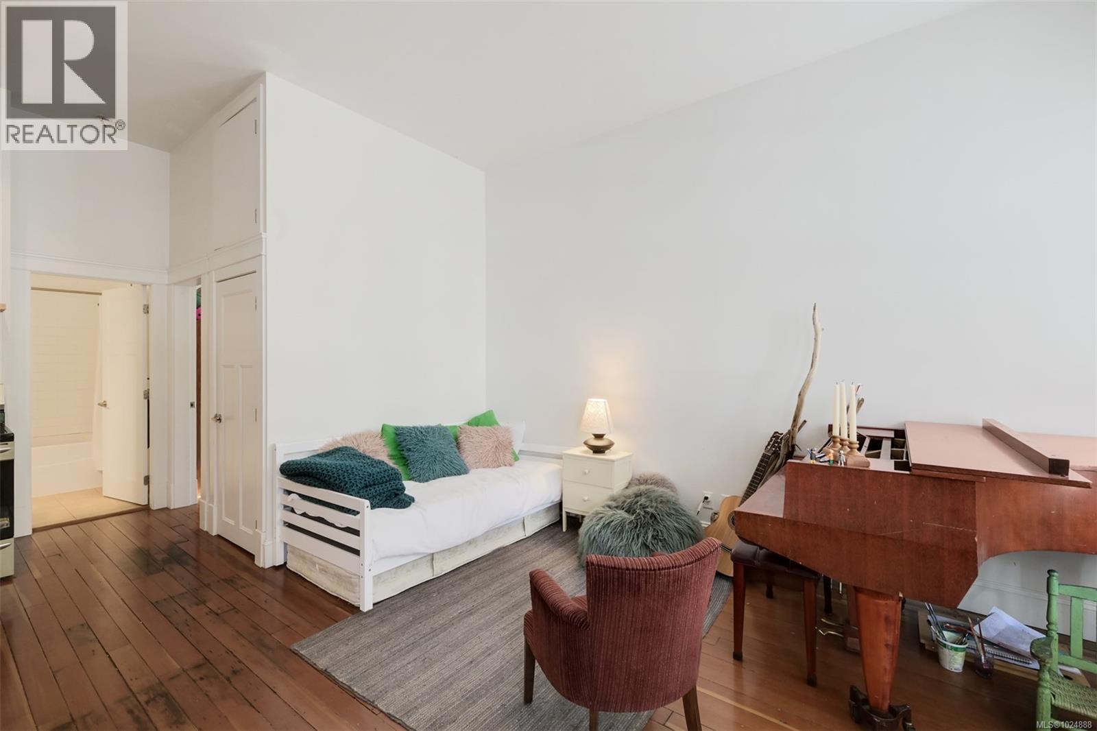 737 Vancouver St, Victoria