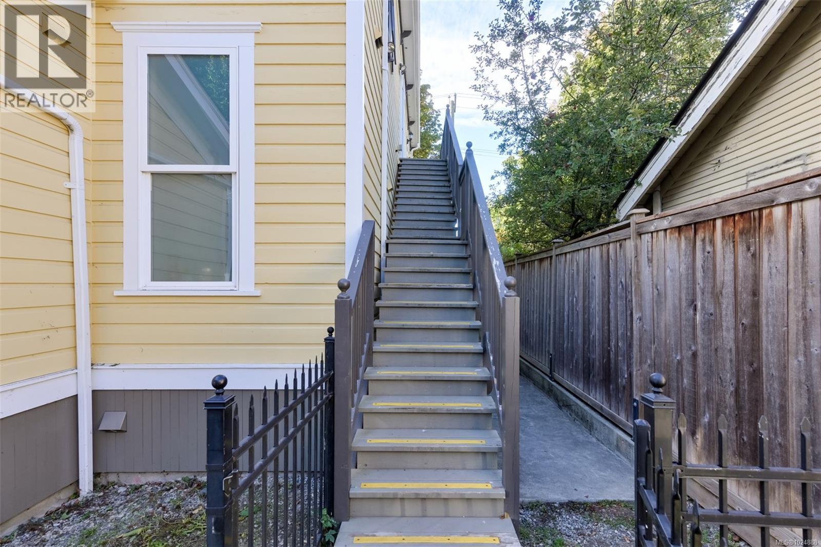 737 Vancouver St, Victoria