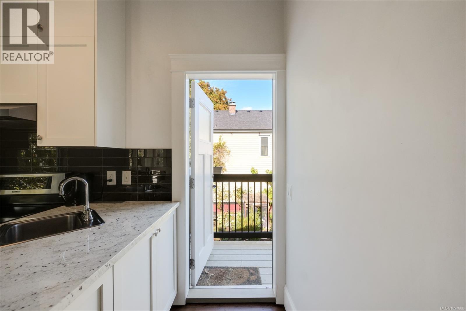 737 Vancouver St, Victoria