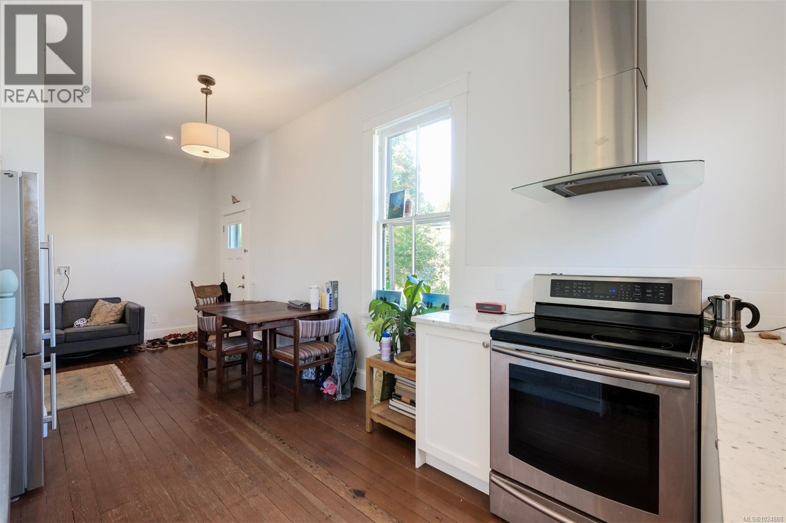 737 Vancouver St, Victoria