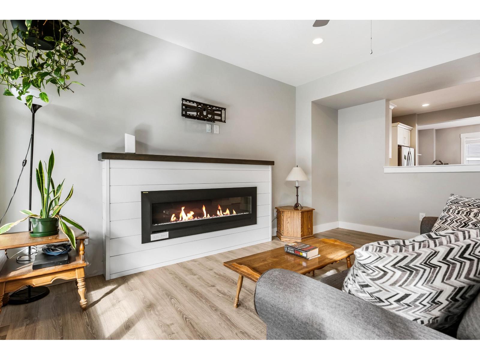 22 386 PINE AVENUE, Harrison Hot Springs, Harrison Hot Springs