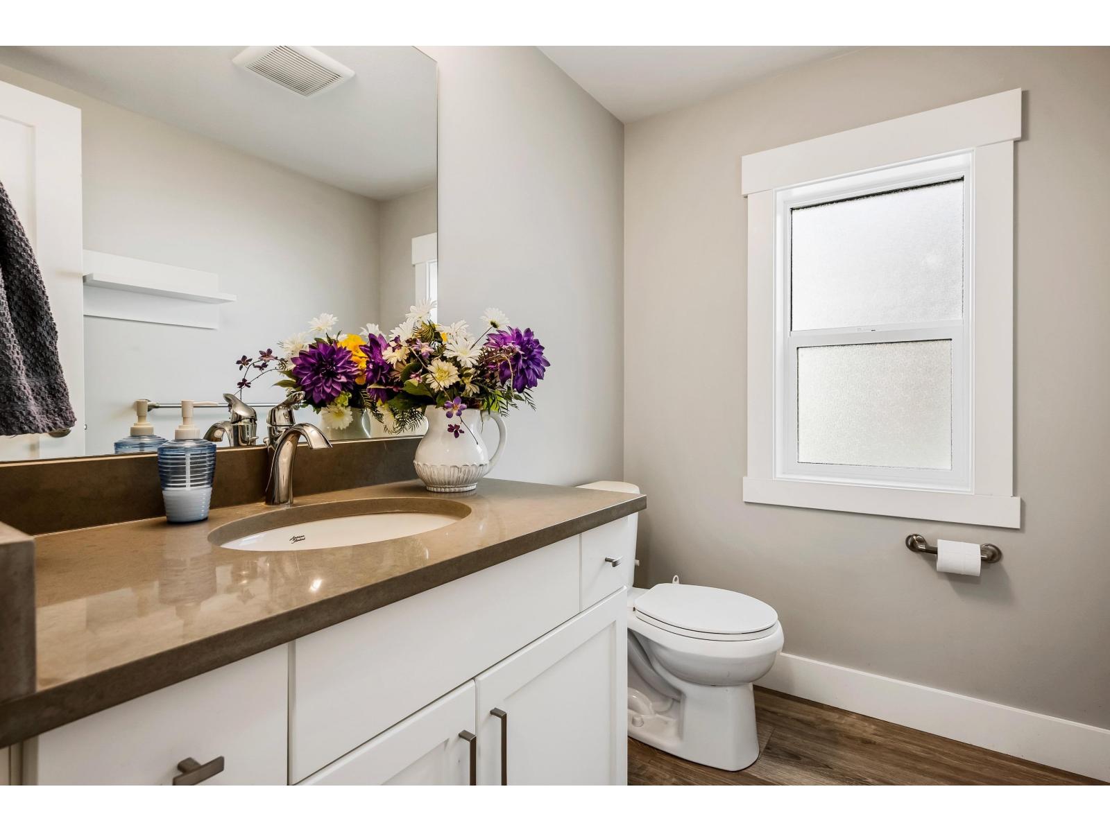 22 386 PINE AVENUE, Harrison Hot Springs, Harrison Hot Springs