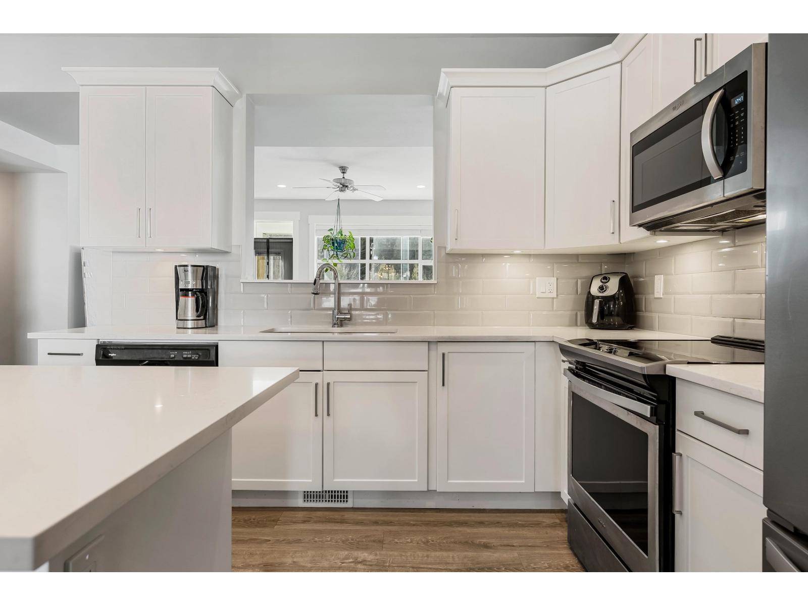 22 386 PINE AVENUE, Harrison Hot Springs, Harrison Hot Springs