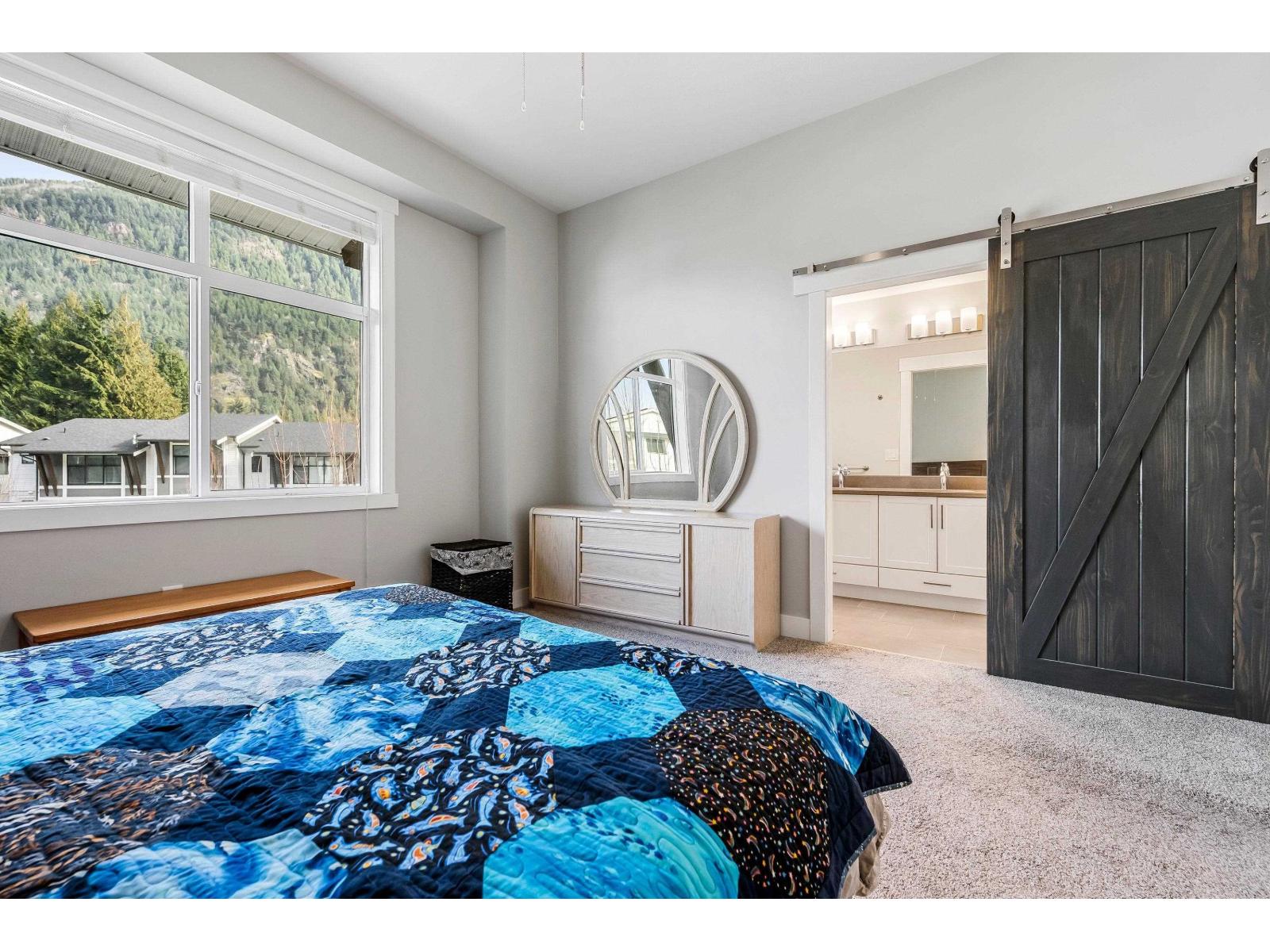 22 386 PINE AVENUE, Harrison Hot Springs, Harrison Hot Springs