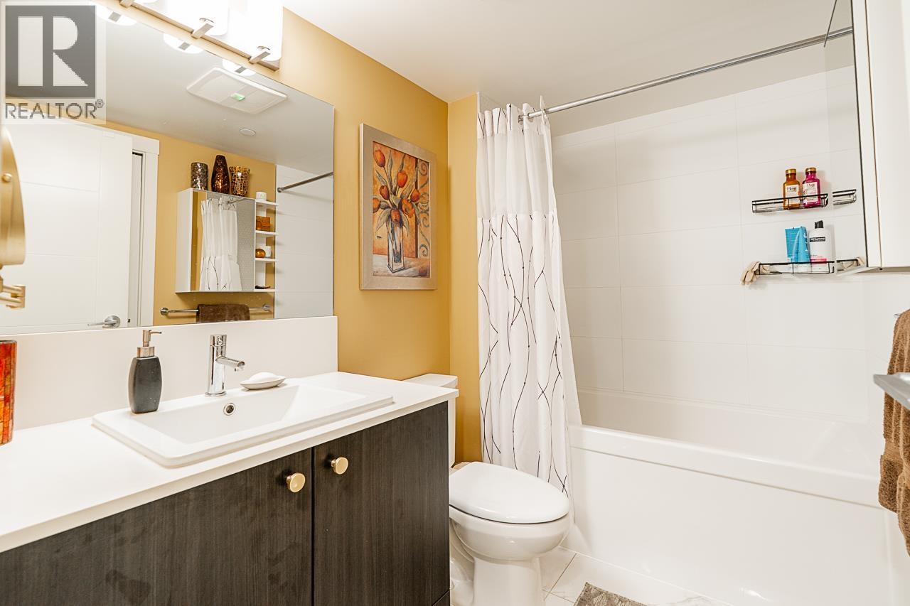 221 2525 CLARKE STREET, Port Moody