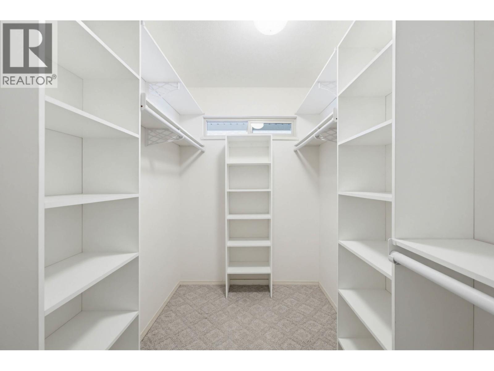 5689 CLIPPER Road, Delta