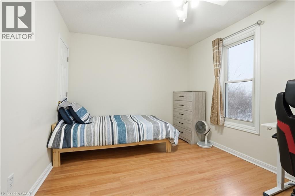 #10 596 GREY STREET - 13