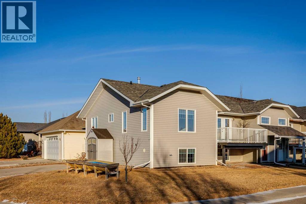 100B Westview Drive - Photo 3 of 49, Nanton, Alberta