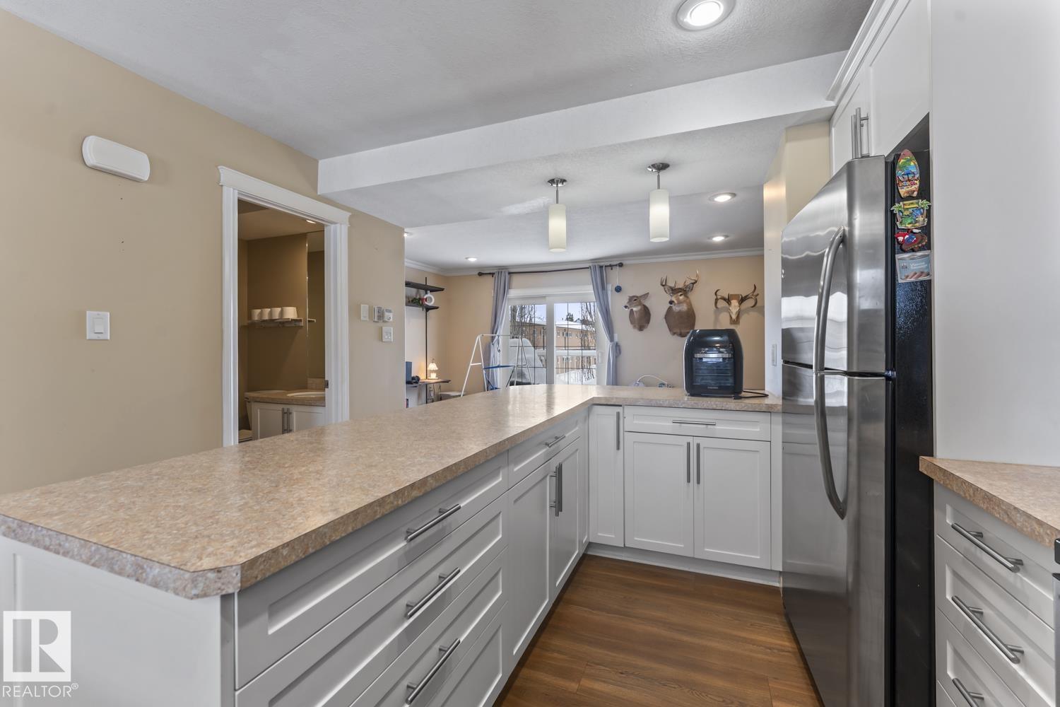 #7 1001 7 AV - Photo 4 of 29, Cold Lake, Alberta