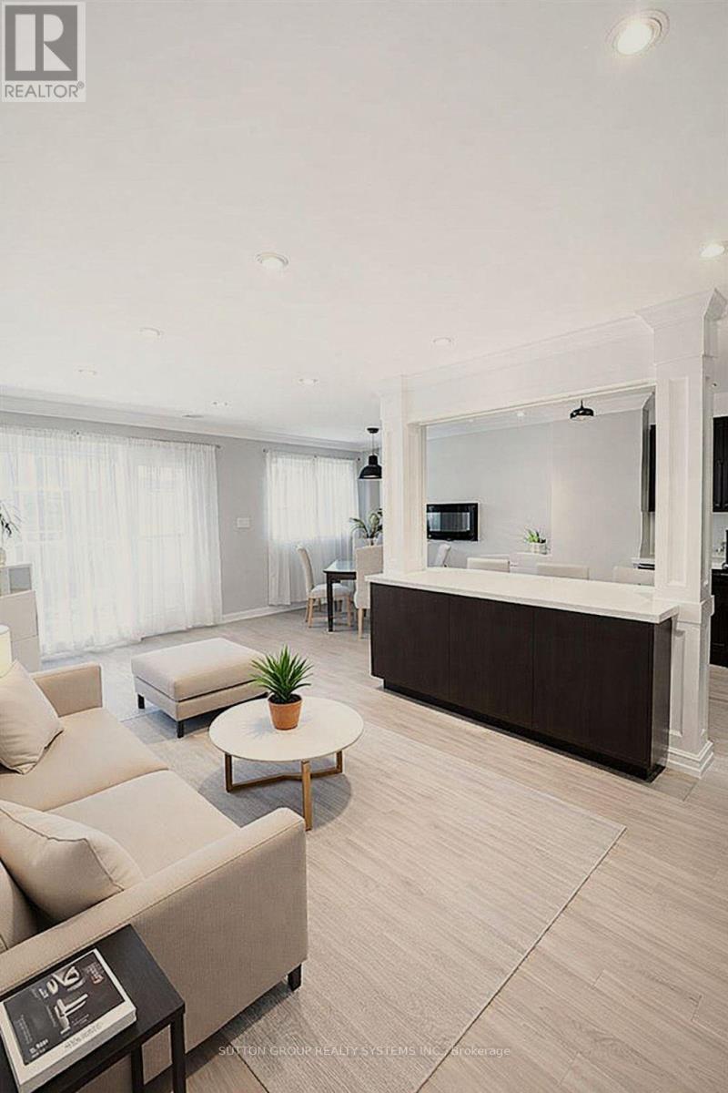 215 Mississauga Valley Unit 68 photo 3