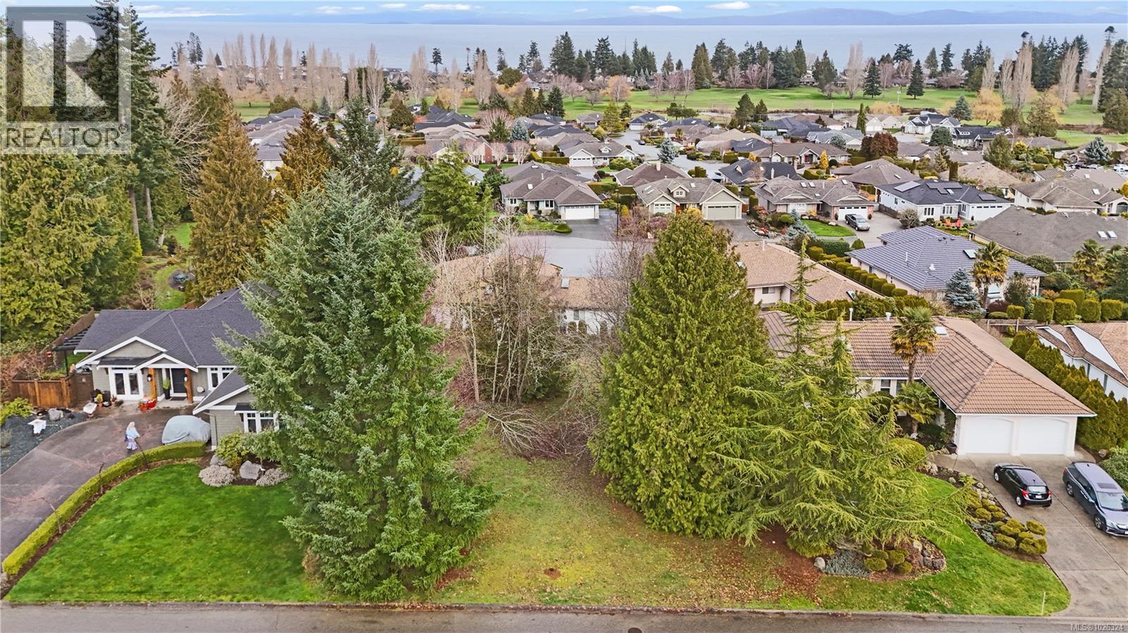881 Fairways Dr, Qualicum Beach